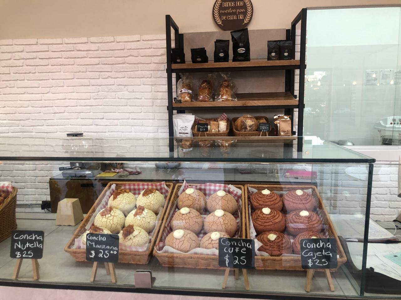 Breadl Interior